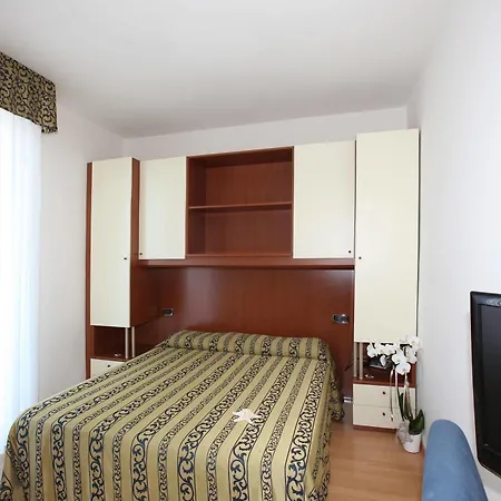 Hotel Santiago 3*
