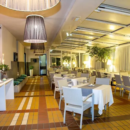 Hotel Santiago 3*
